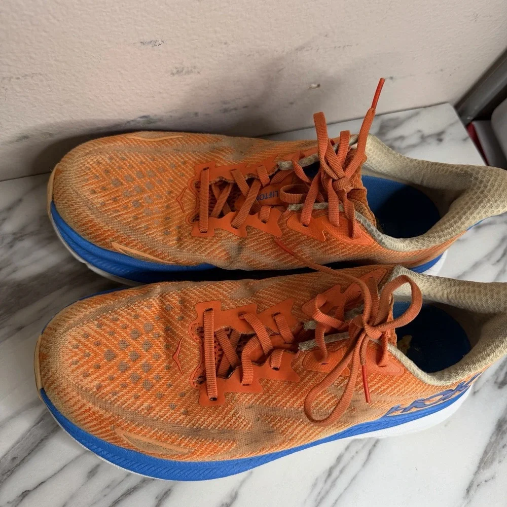 Hoka One One hoka one